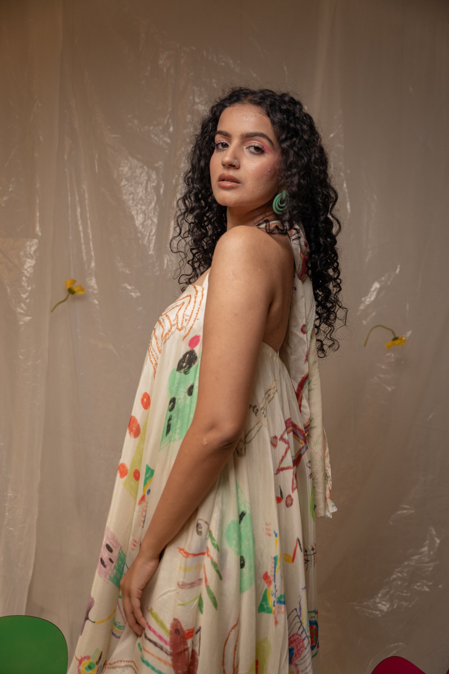 NACREOUS ARBITRARY HALTER
NECK DRESS