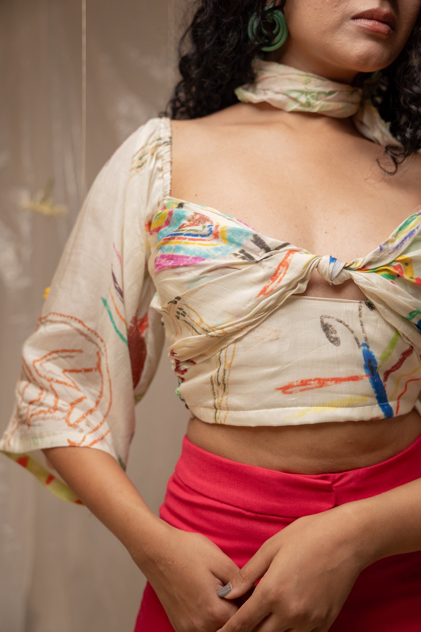 NACREOUS ARBITRARY SWEET
HEART NECK TOP