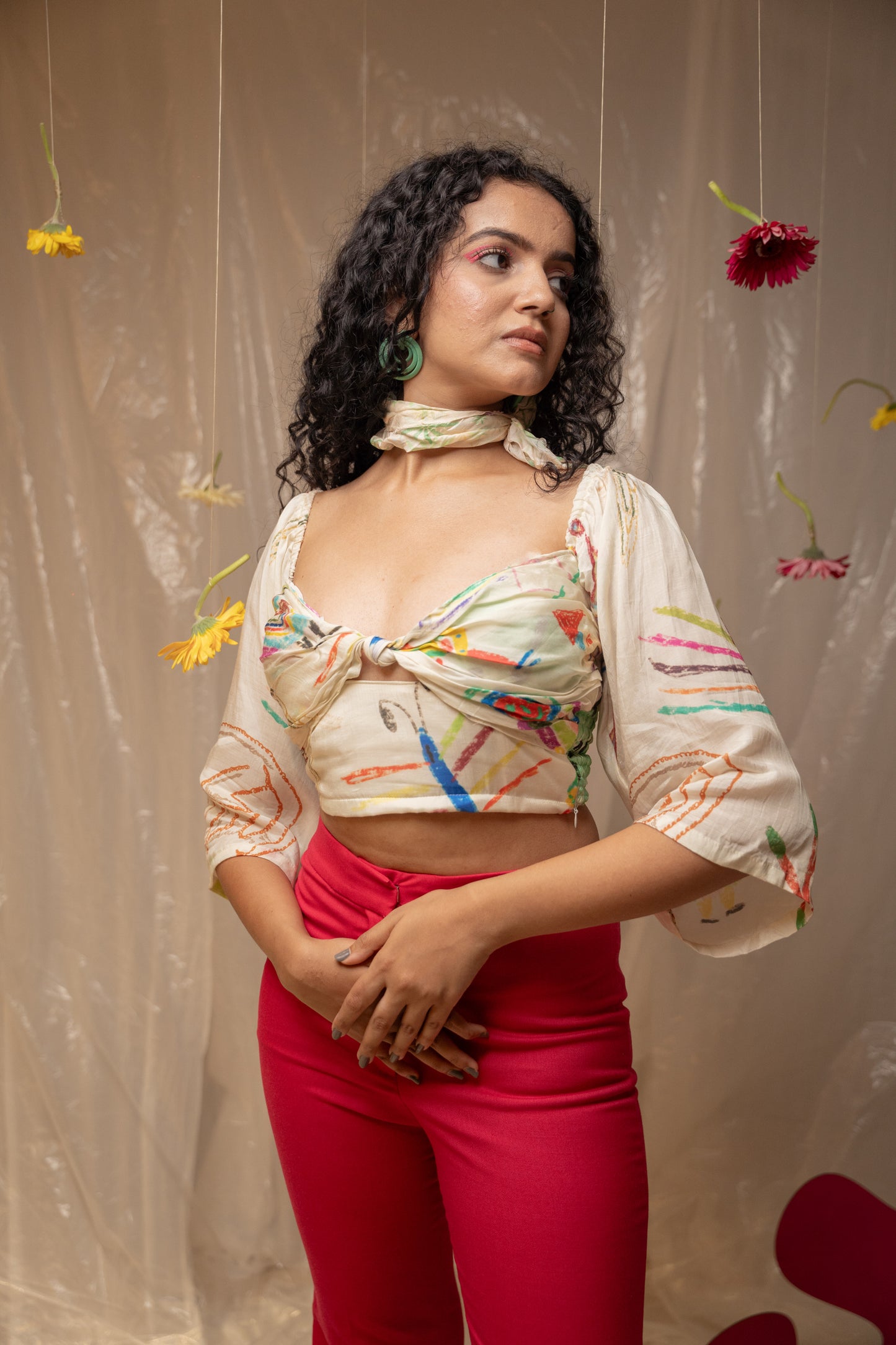 NACREOUS ARBITRARY SWEET
HEART NECK TOP