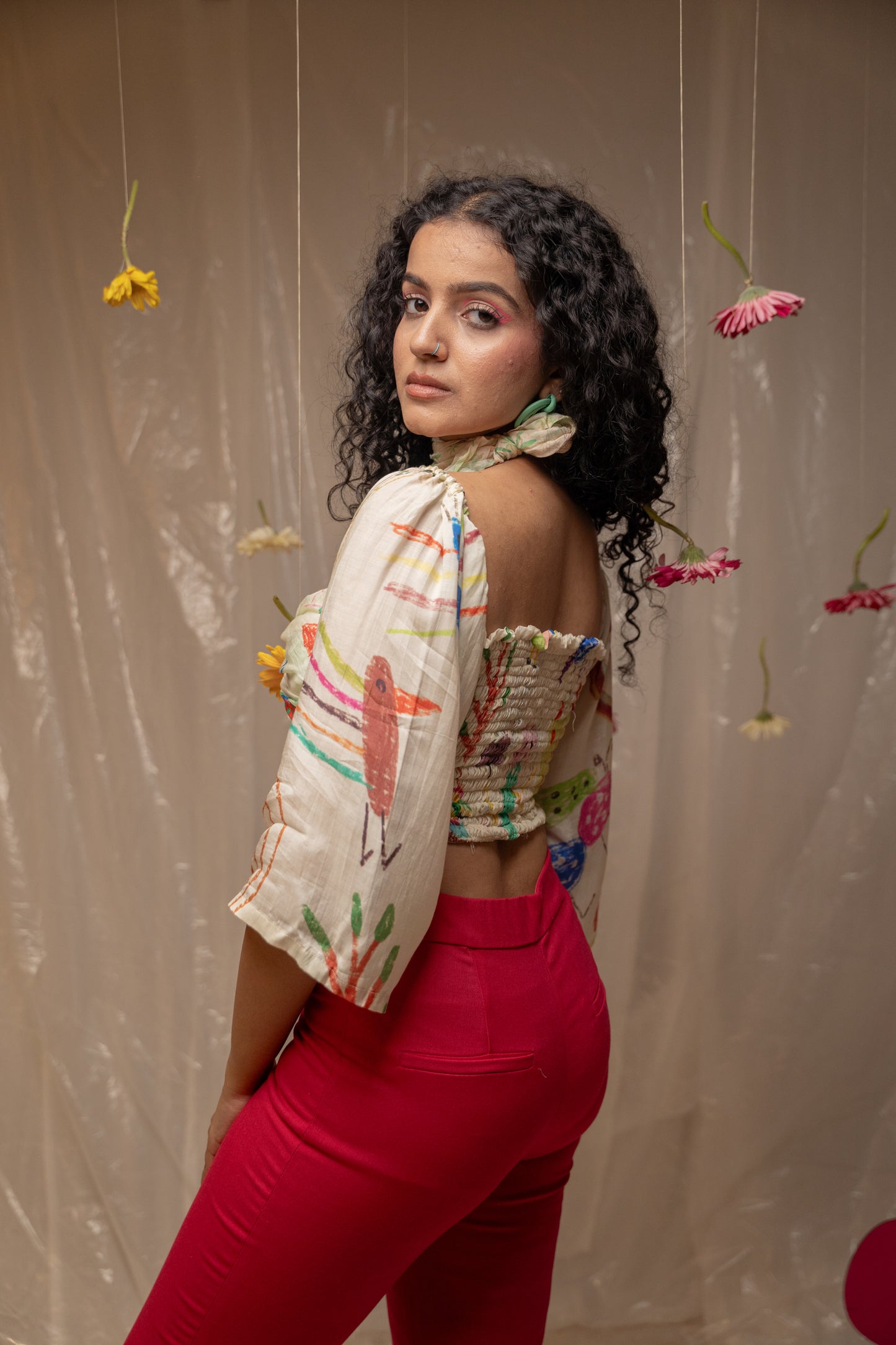 NACREOUS ARBITRARY SWEET
HEART NECK TOP