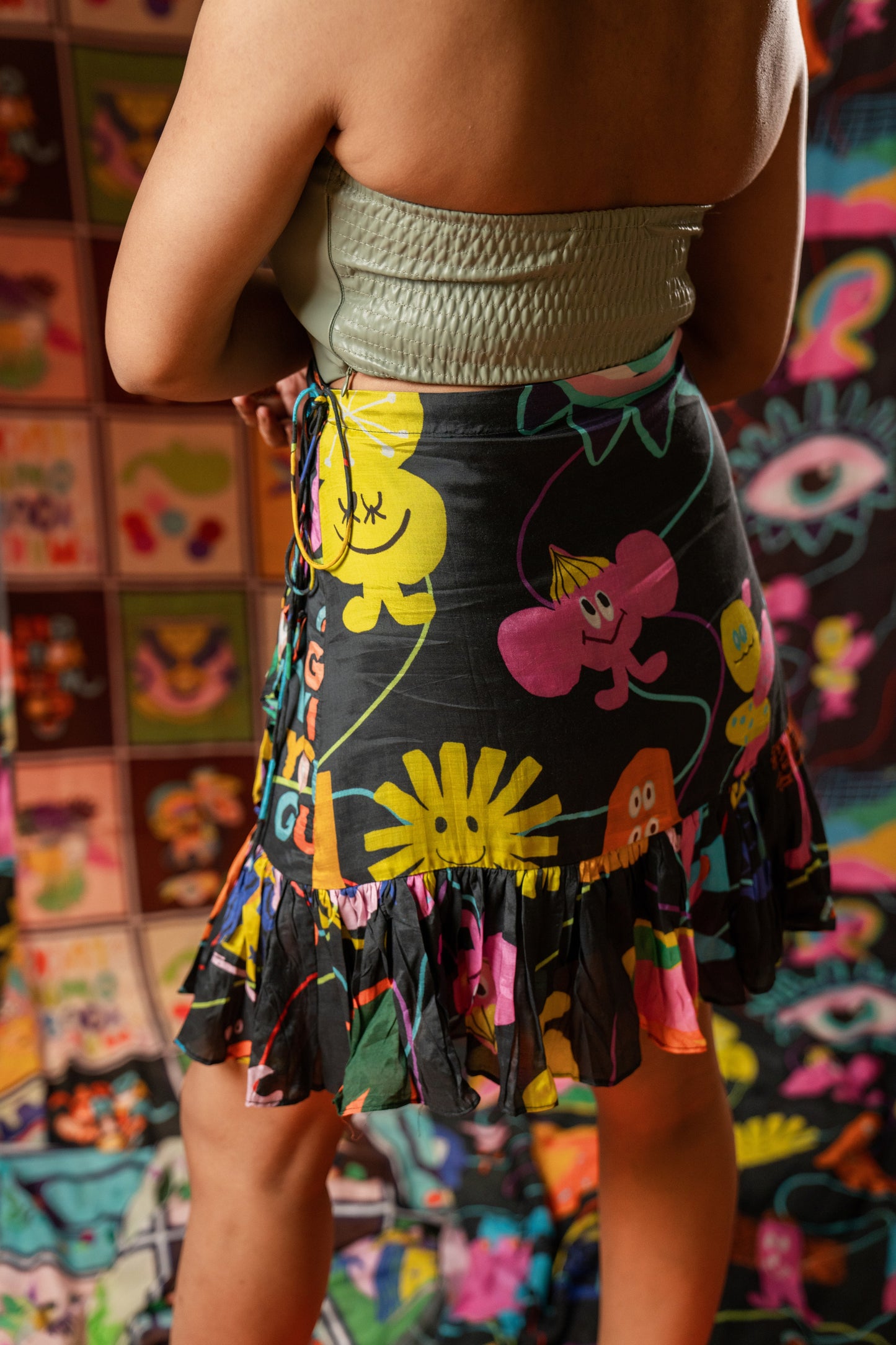 EBONY ARBITRARY WRAP AROUND
SKIRT